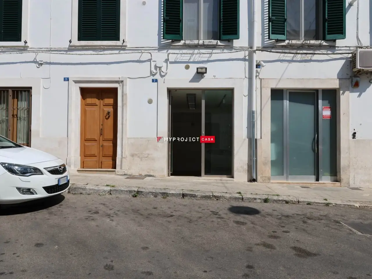 Negozio in Via Francesco Albanese, Martina Franca, {3} - Foto 1