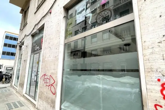 Negozio in Via Mariano Stabile 232, Palermo - Foto 1