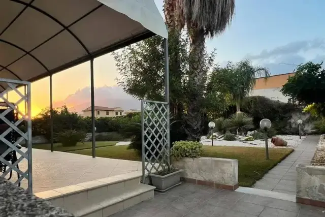 Villa in Via delle Pernici, Valderice - Foto 1