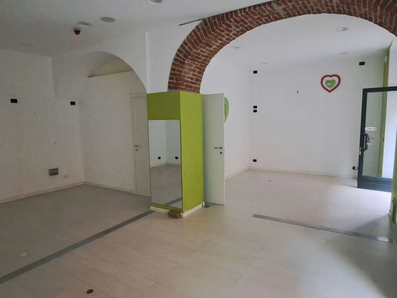 Negozio in Corso Piave 21, Pinerolo, {3} - Foto 1