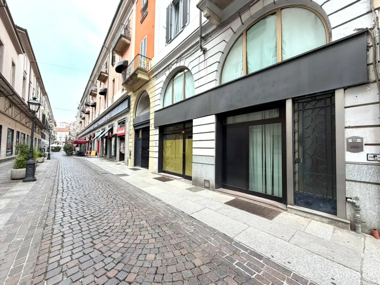 Esercizio commerciale in Via Migliara 10, Alessandria, {3} - Foto 2