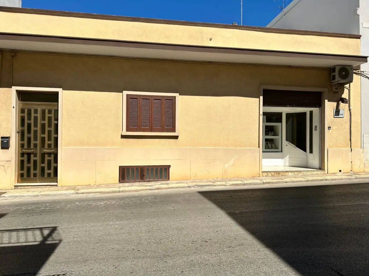 Negozio in Via Santa Maria Assunta, Turi, {3} - Foto 1