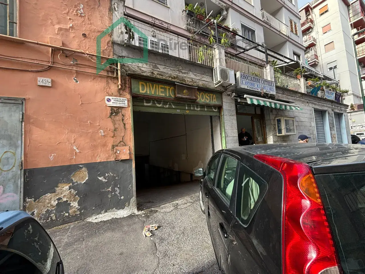 Magazzino in Via G.F. Pinto, 43, Napoli, {3} - Foto 1
