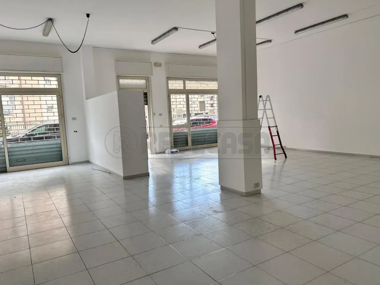 Palazzina commerciale in Via Leonardo da Vinci 30, Caltanissetta, {3} - Foto 2