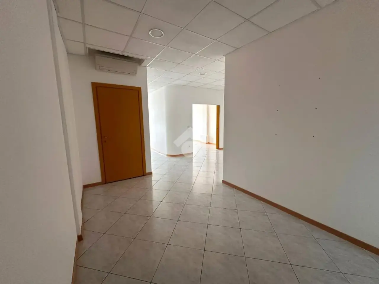 Ufficio in Viale della Navigazione Interna 23, Padova, {3} - Foto 1