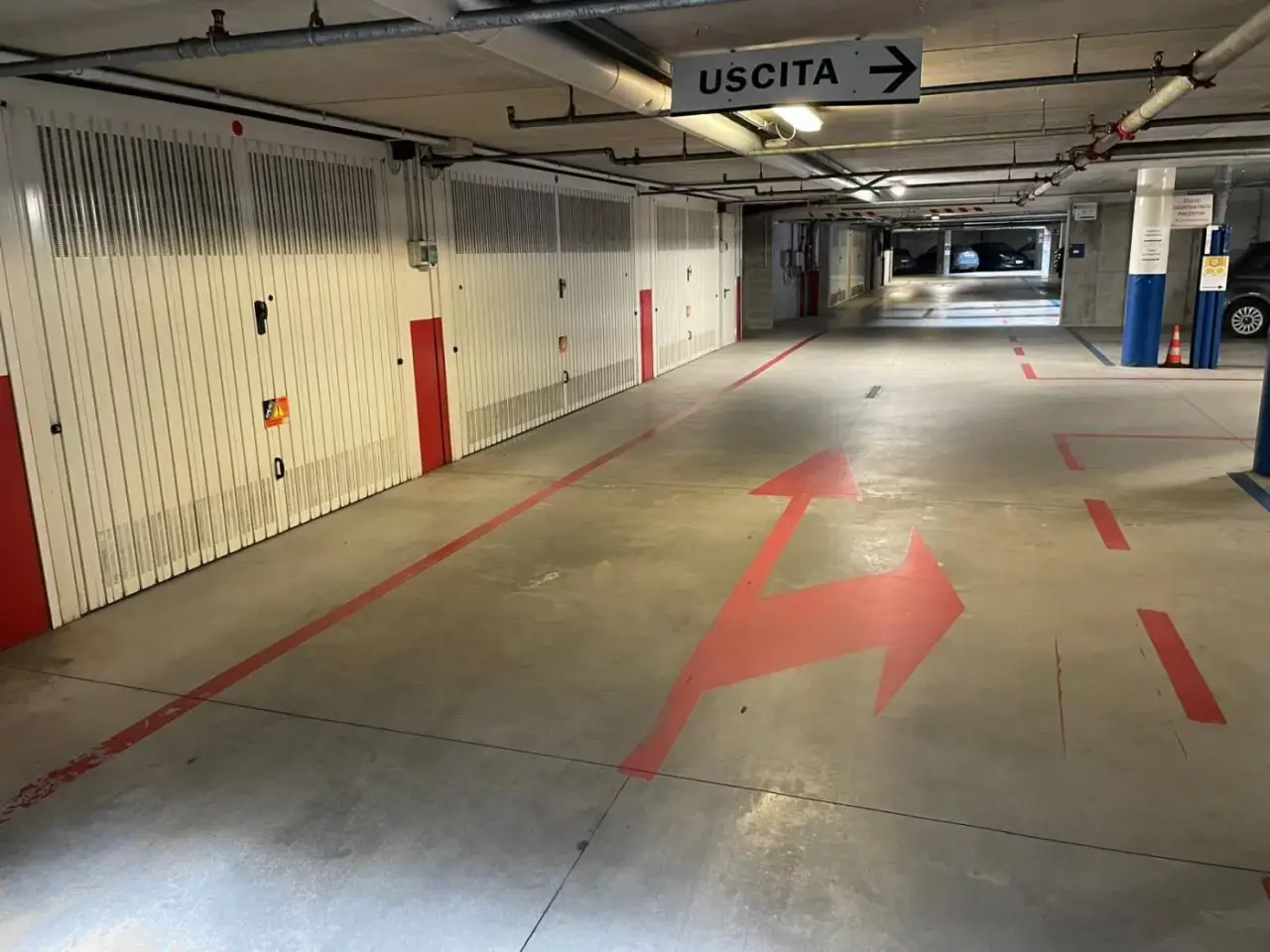Parcheggio chiuso in Piazza Ercole Marelli, Pavia, {3} - Foto 1
