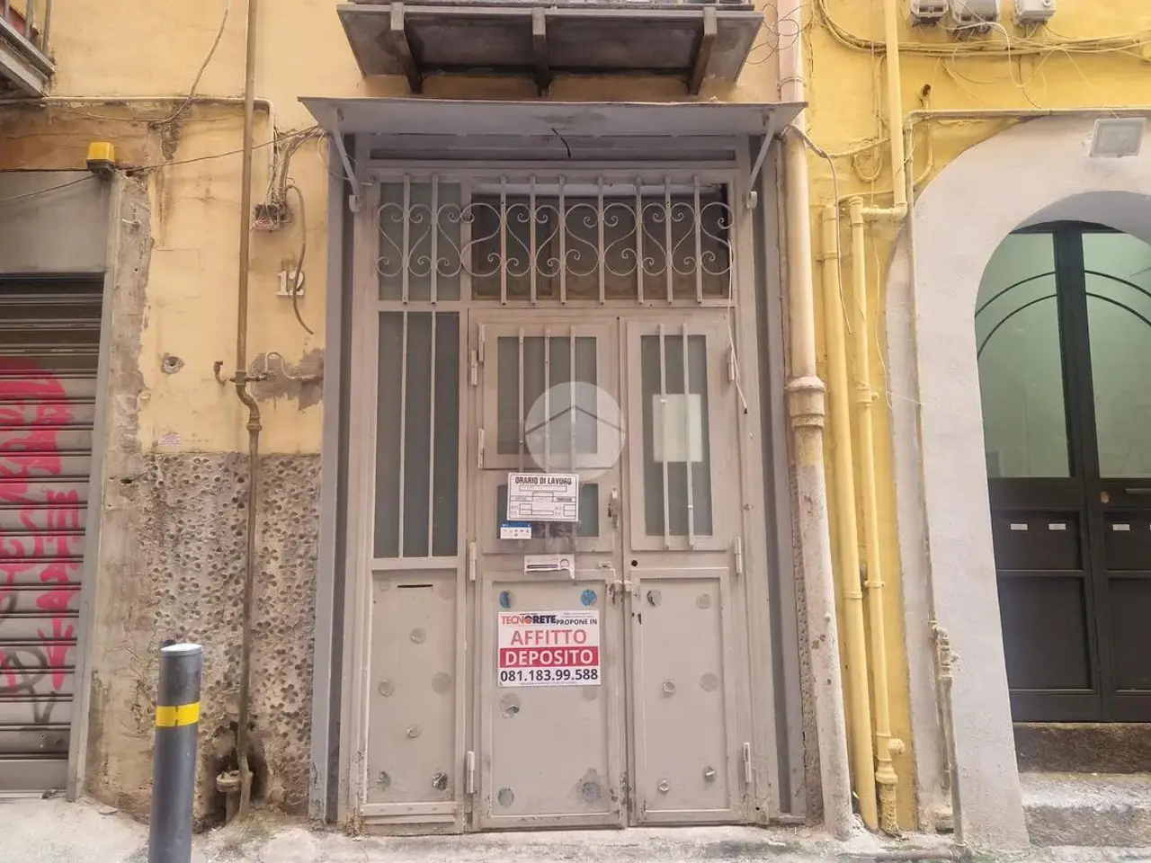Magazzino in Vico Verde Monteoliveto 12, Napoli, {3} - Foto 1