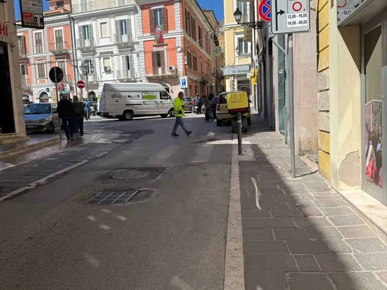 Esercizio commerciale in Via Arniense 43, Chieti, {3} - Foto 1