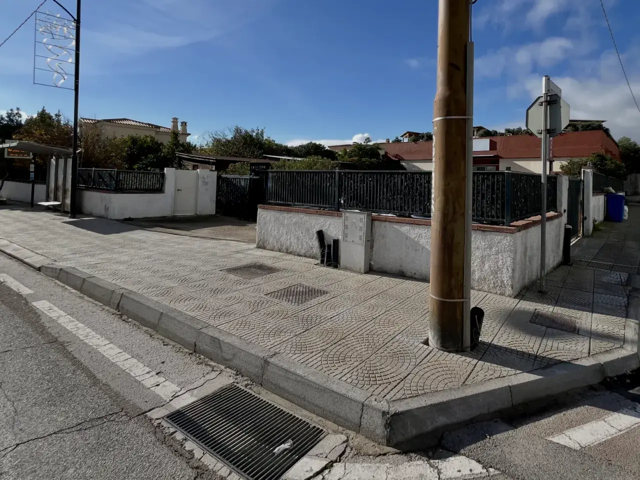 Negozio in Viale Aldo Moro, Olbia, {3} - Foto 2