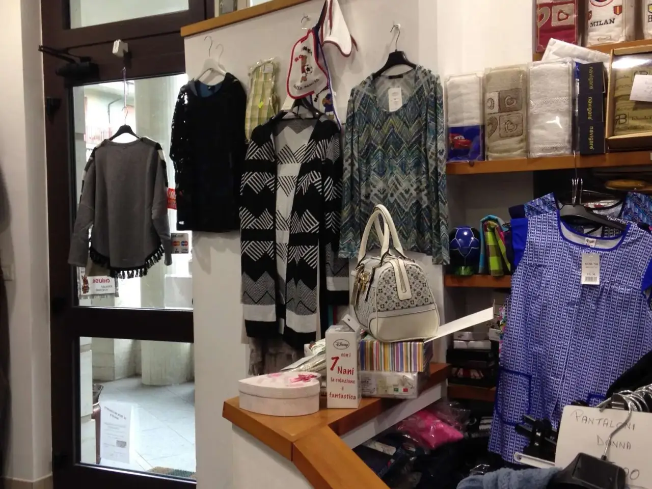 Abbigliamento in Via Bonatto 2, San Secondo Di Pinerolo, {3} - Foto 2