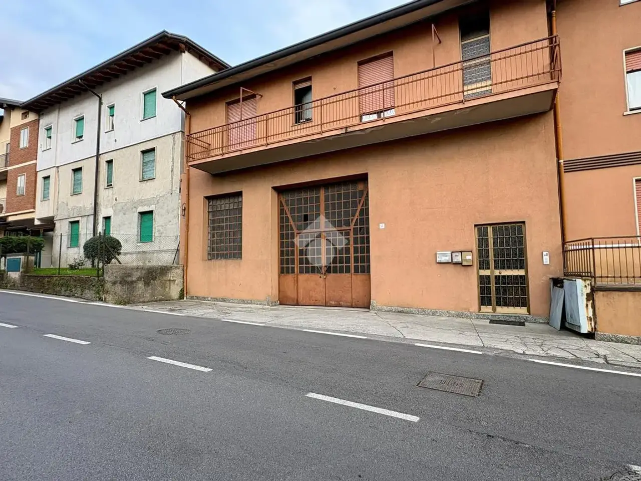 Magazzino in Via Locatelli 48, Leffe, {3} - Foto 1