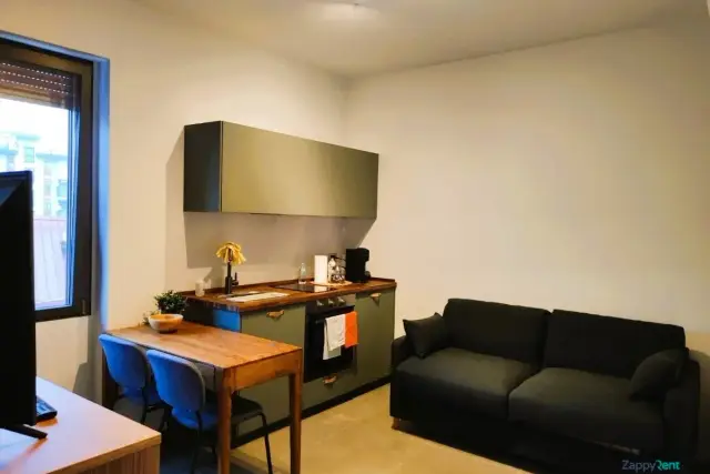 One-room flat in Via Cola di Rienzo, Milano - Photo 1