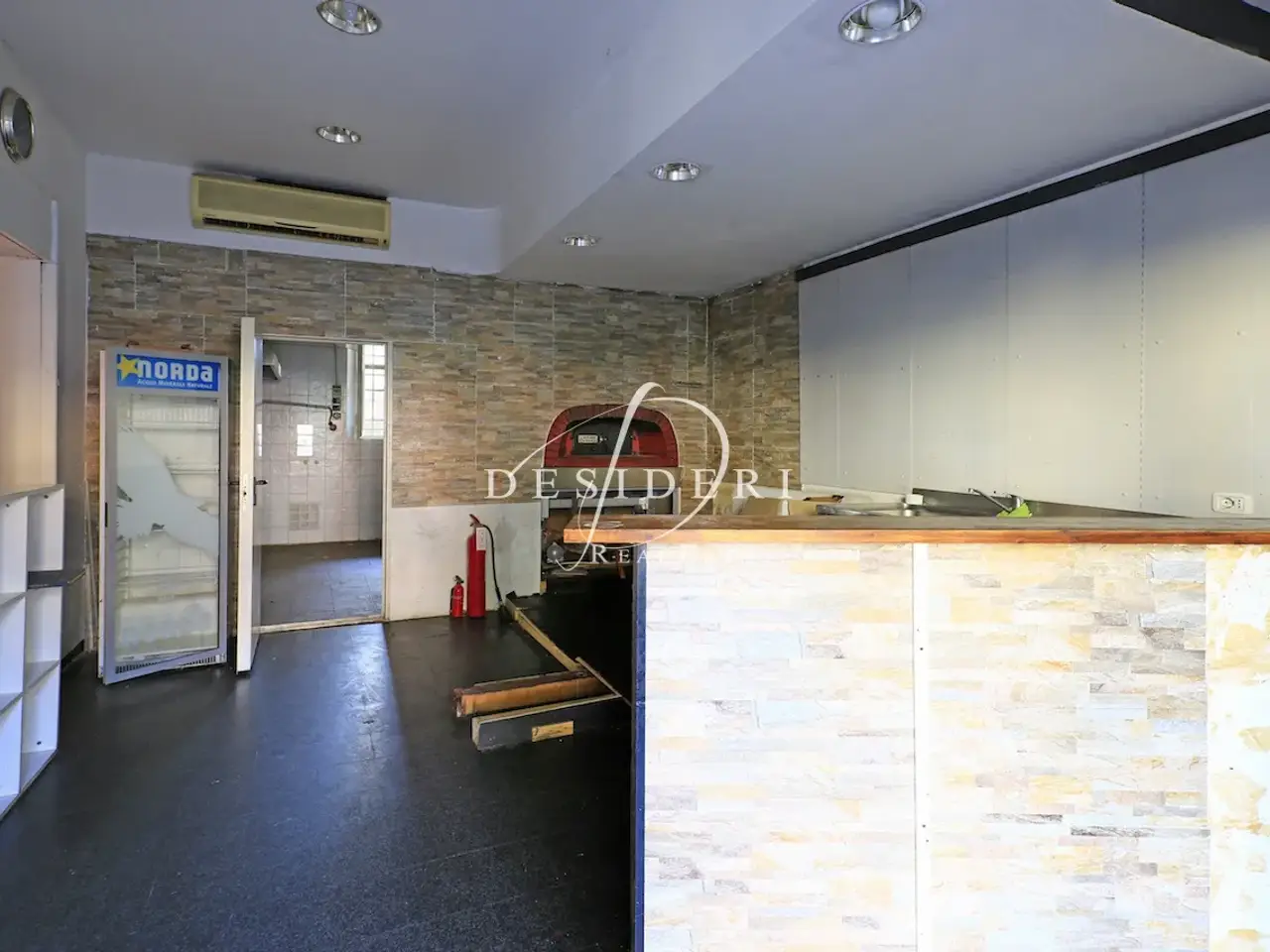 Locale commerciale in Via Gramsci 58100 Grosseto, Grosseto, {3} - Foto 2
