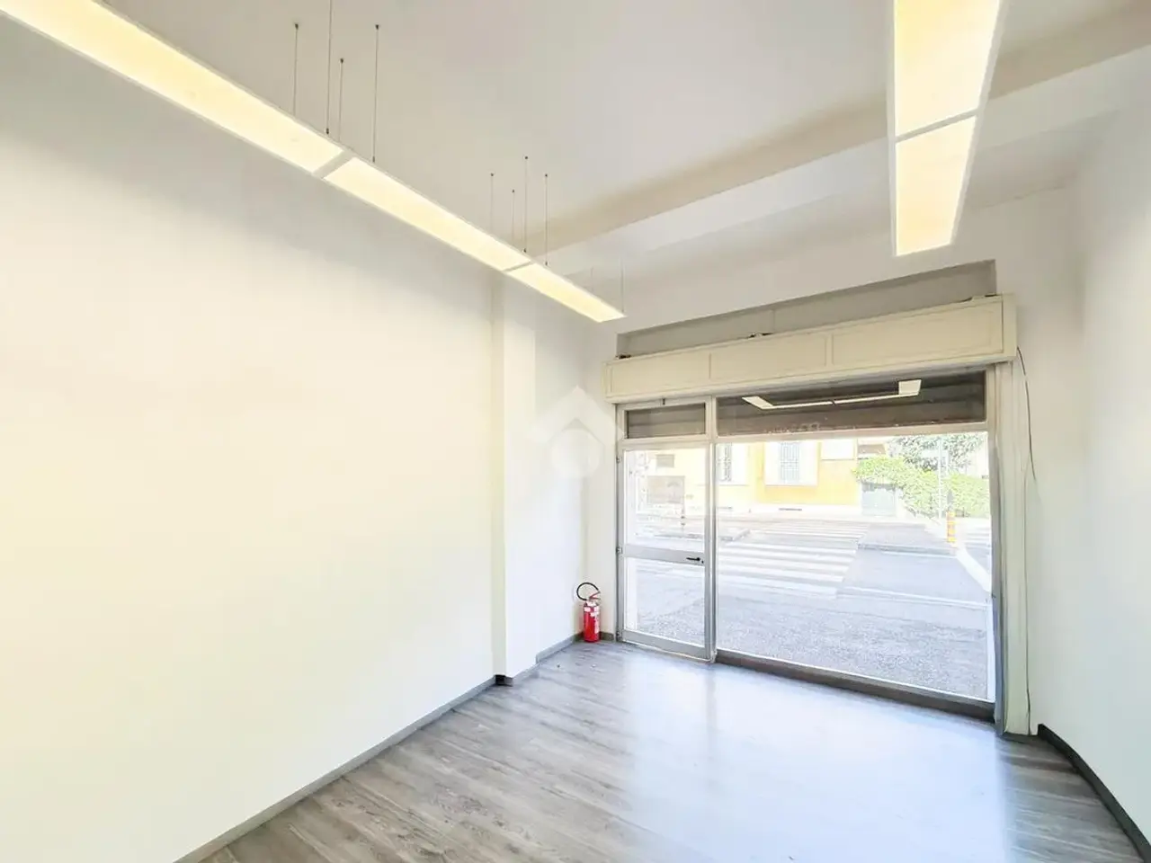 Negozio in Viale Duca degli Abruzzi 57, Brescia, {3} - Foto 2