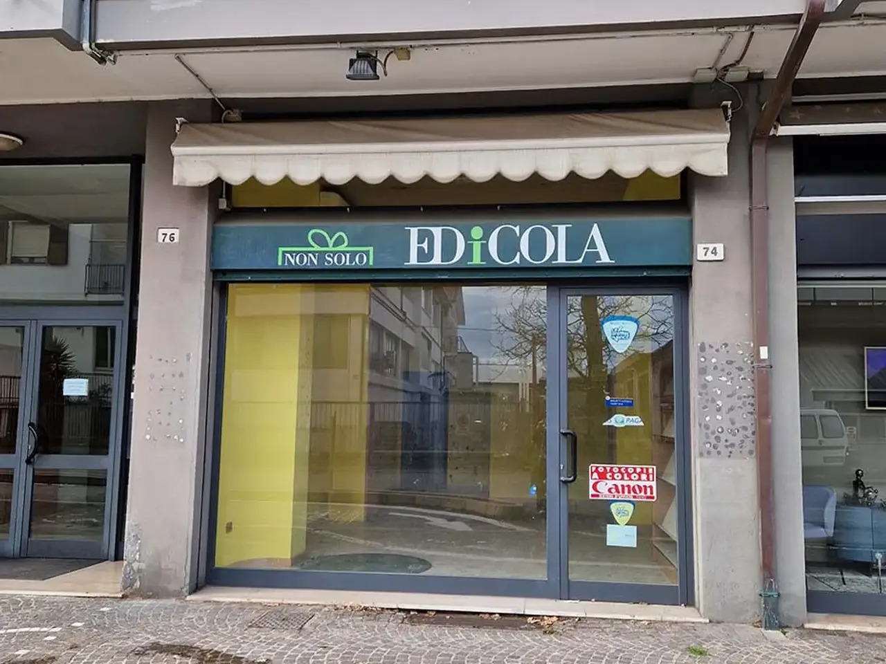 Negozio in Via Milano 74, Pesaro, {3} - Foto 2
