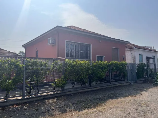 Villa in Strada Carignano 57, Moncalieri - Foto 1