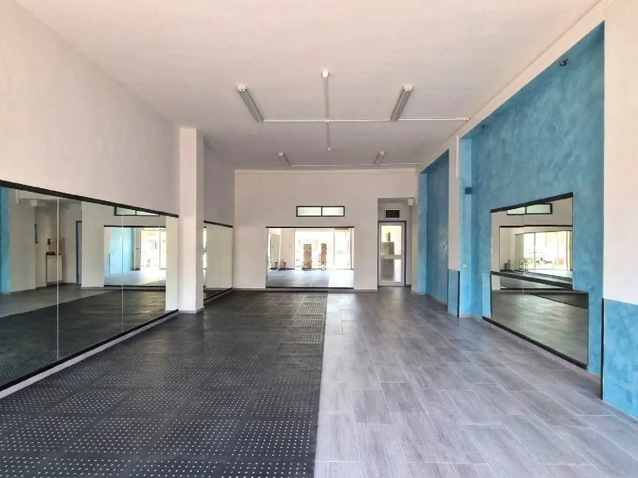 Negozio in Via Carlo Santagata, Santa Maria Capua Vetere, {3} - Foto 1