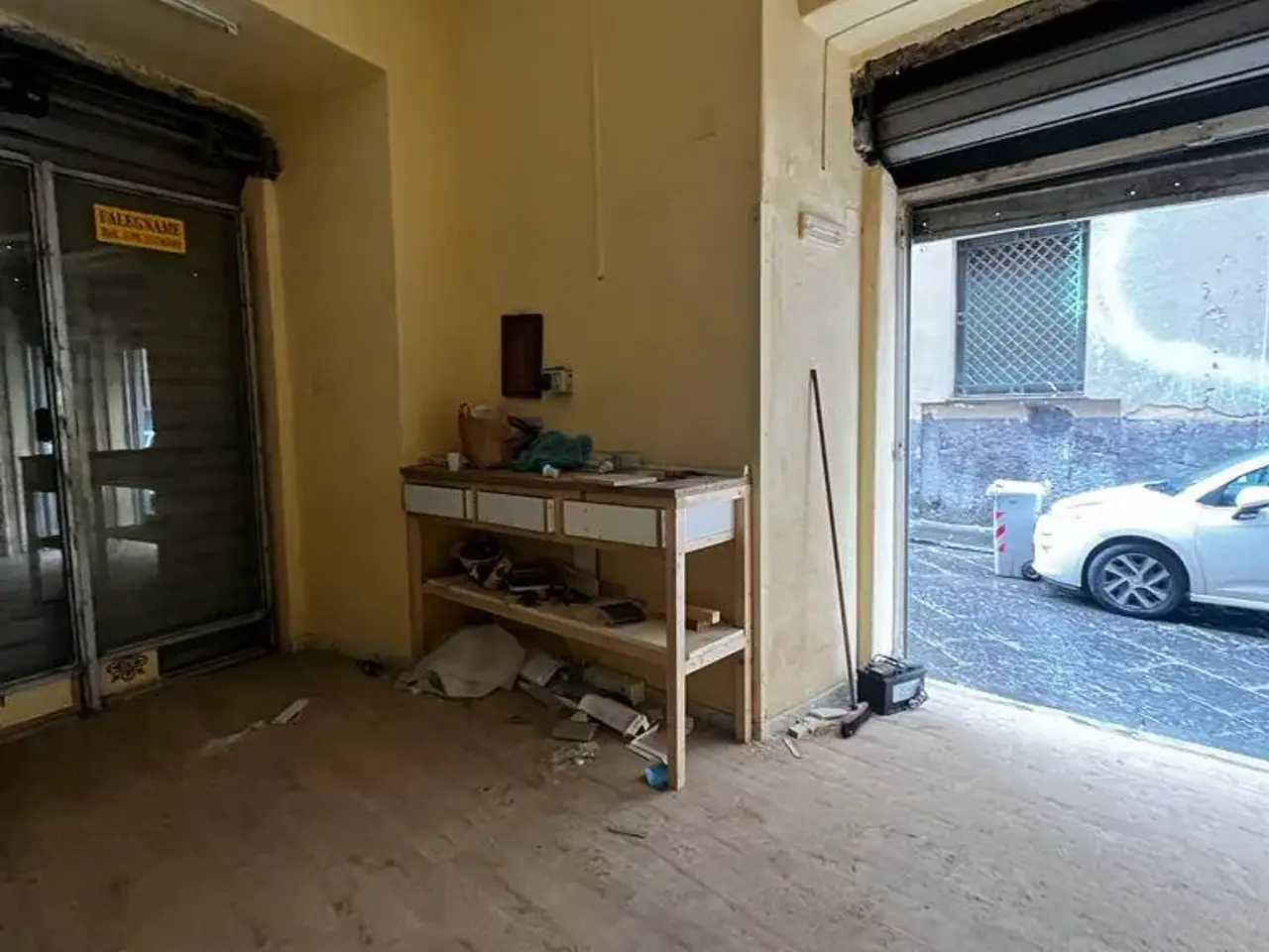 Esercizio commerciale in Via Oronzio Massa, Napoli, {3} - Foto 2
