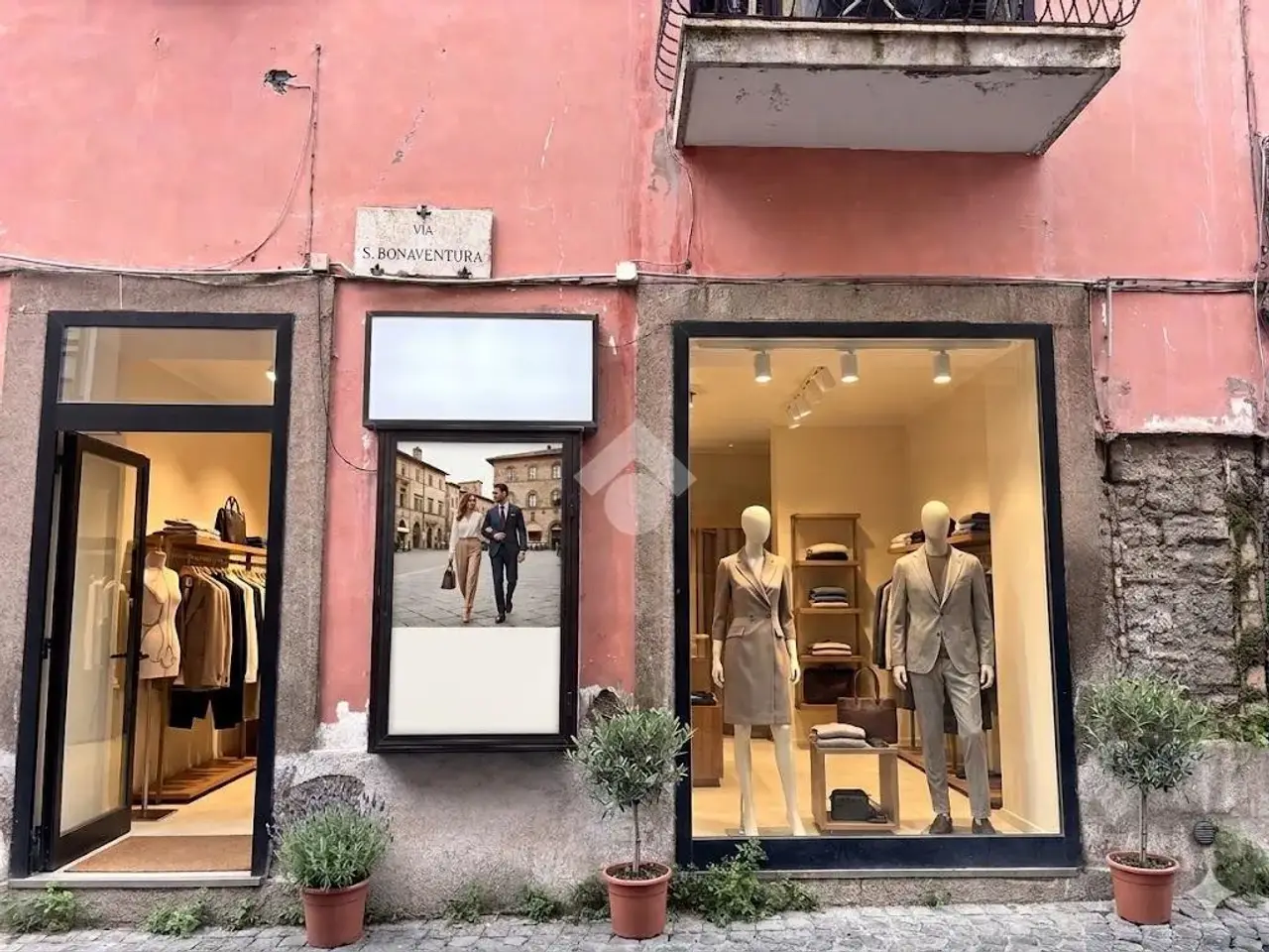 Negozio in Piazza Piazza della Vittoria 4, Viterbo, {3} - Foto 2