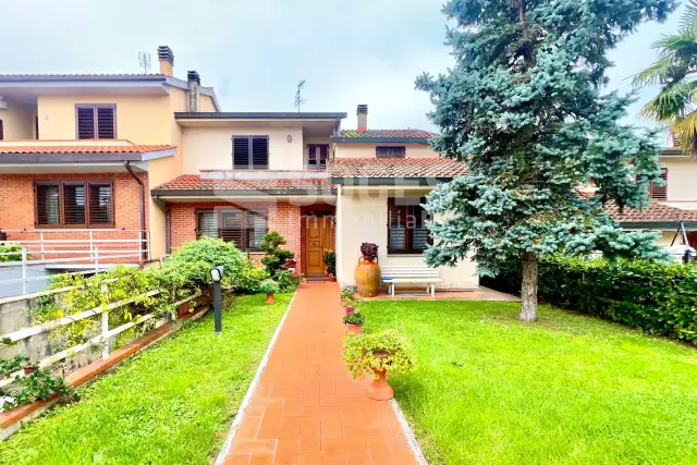 Villa in Frazione Ville, Terranuova Bracciolini - Foto 1