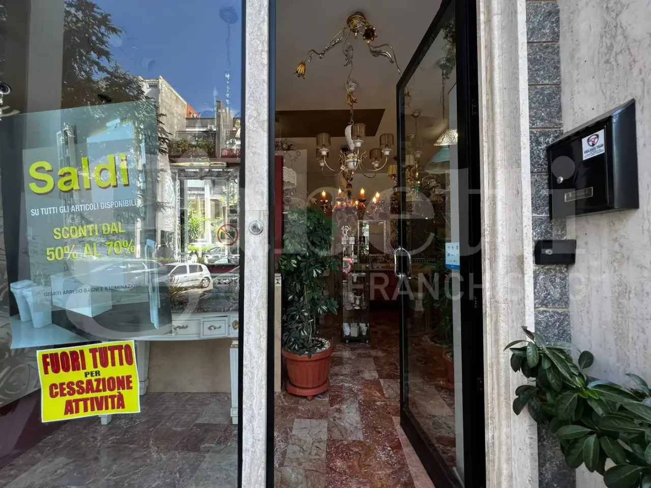 Negozio in Corso Don Luigi Sturzo, Trani, {3} - Foto 2