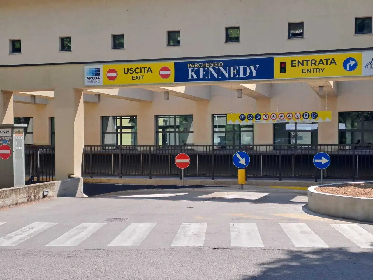 Parcheggio chiuso in Via John Fitzgerald Kennedy 71, Parma, {3} - Foto 1