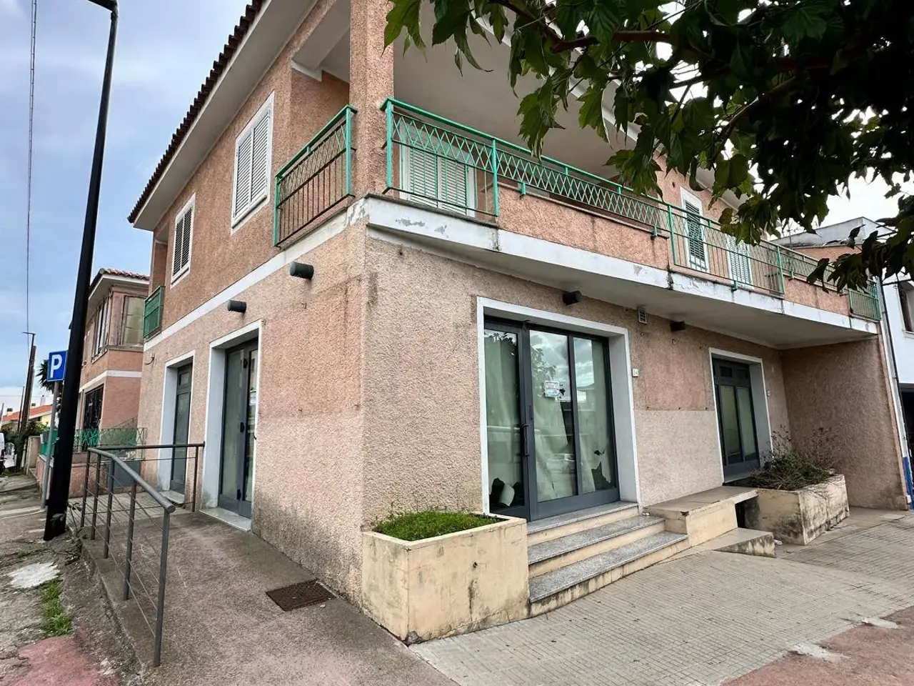 Negozio in Viale Aldo Moro 243, Olbia, {3} - Foto 1
