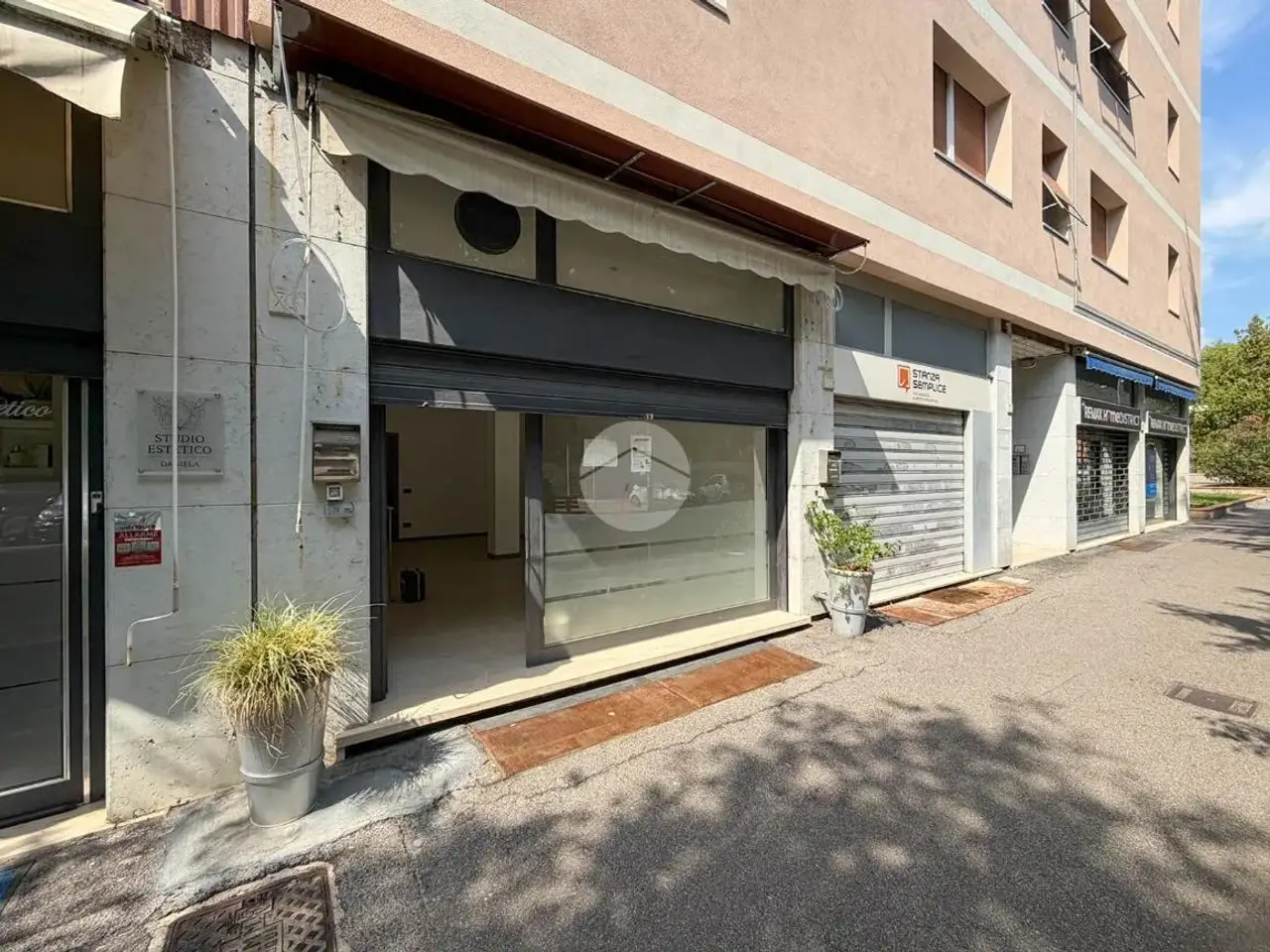 Negozio in Via Ambaraga 73, Brescia, {3} - Foto 1