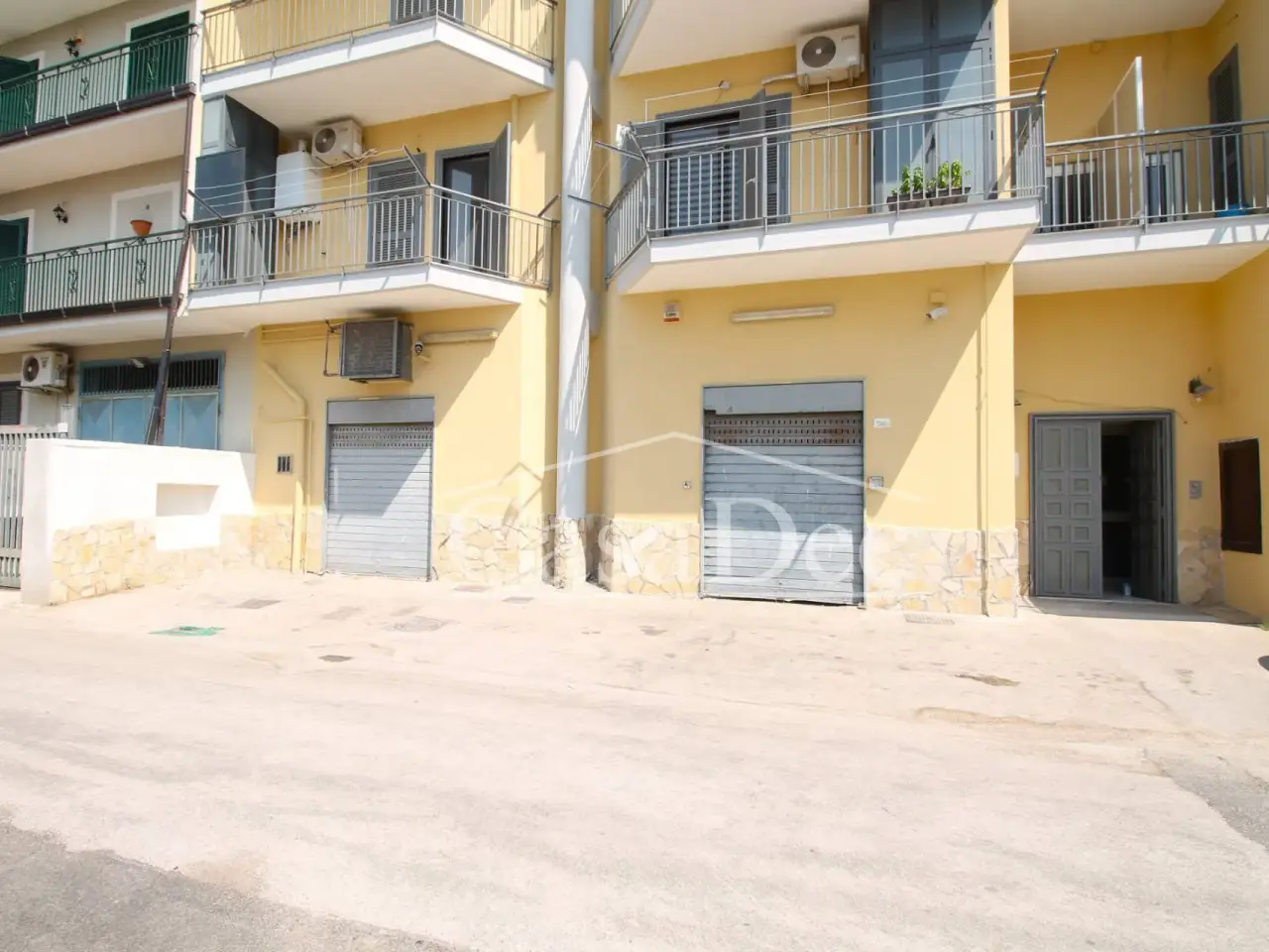 Esercizio commerciale in Via Arco Sant'Antonio 300, Giugliano In Campania, {3} - Foto 2