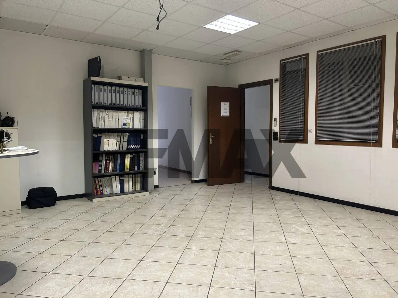 Negozio in Via La Spezia 189/B, Parma, {3} - Foto 2