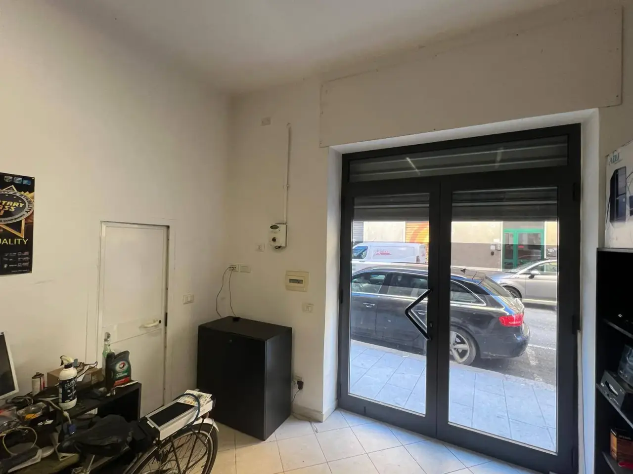 Esercizio commerciale in Piazza Mazzini 1, Livorno, {3} - Foto 2