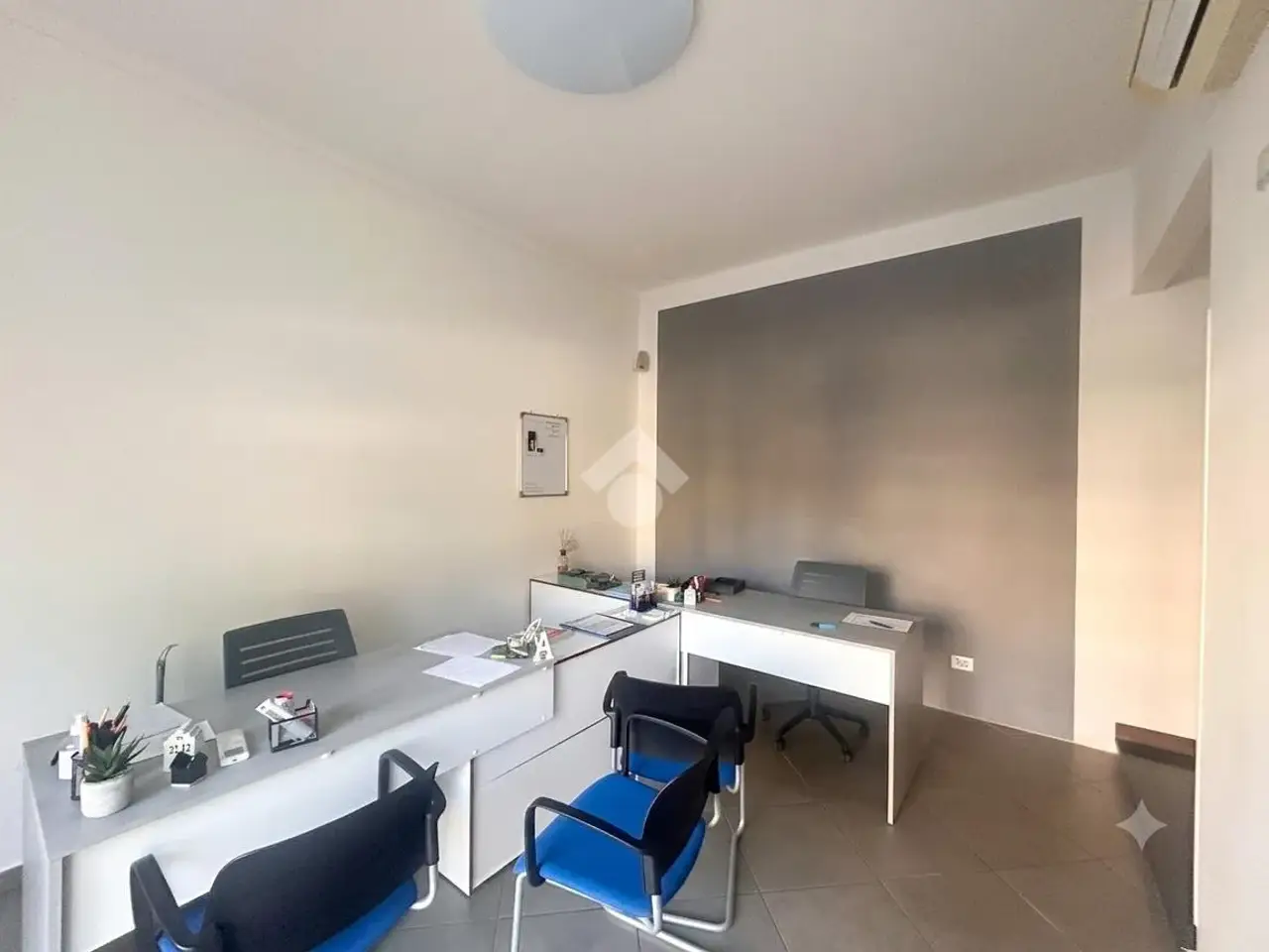 Negozio in Via Cisa Sud 492, Santo Stefano Di Magra, {3} - Foto 1