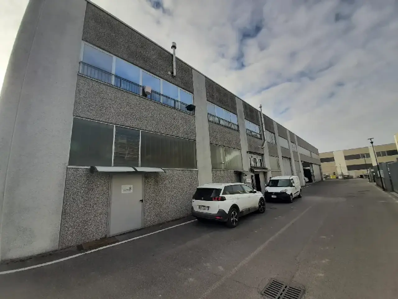 Ufficio in Via Case Sparse Serraglie 65, Manerba del Garda, {3} - Foto 1
