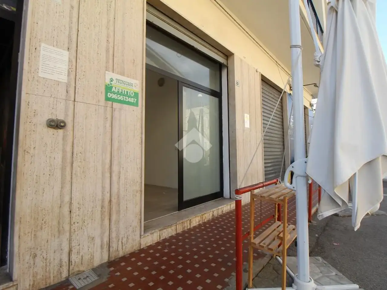 Magazzino in Via Via Vittorio Emanuele 5, Villa San Giovanni, {3} - Foto 2