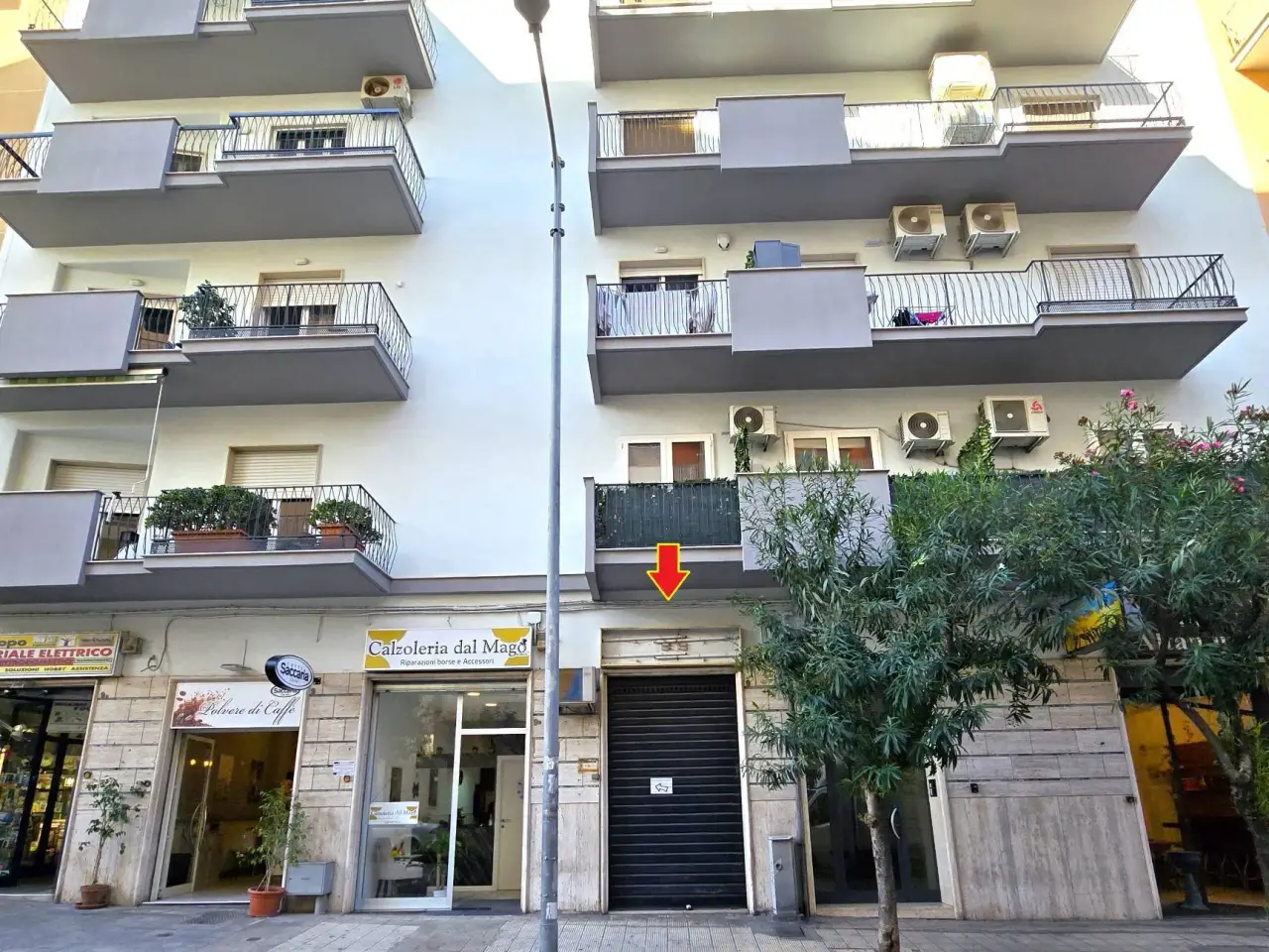 Negozio in Viale Quinto Ennio 9/a, Bari, {3} - Foto 1