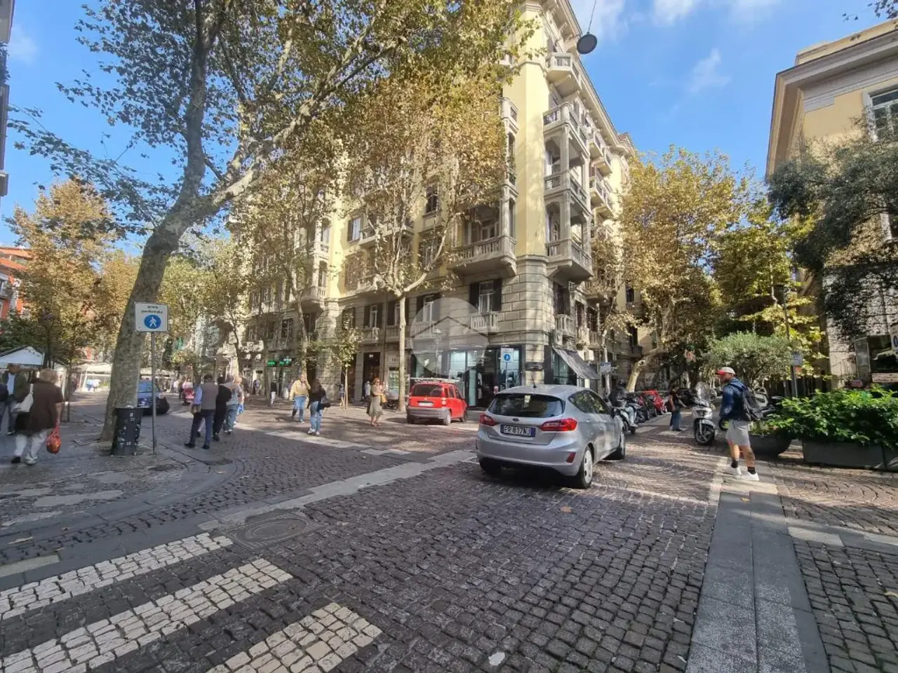 Negozio in Via Consalvo Carelli 28, Napoli, {3} - Foto 1