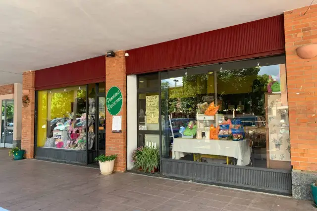 Shop in {3}, Piazza 1 Maggio - Photo 1