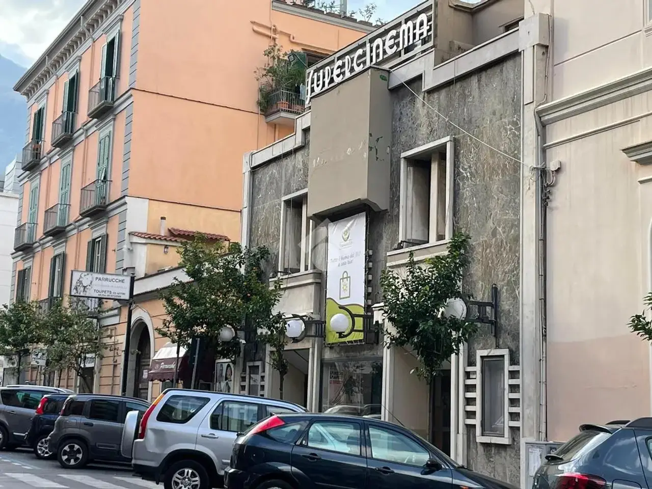 Palazzina commerciale in Corso Vittorio Emanuele 97, Castellammare Di Stabia, {3} - Foto 2