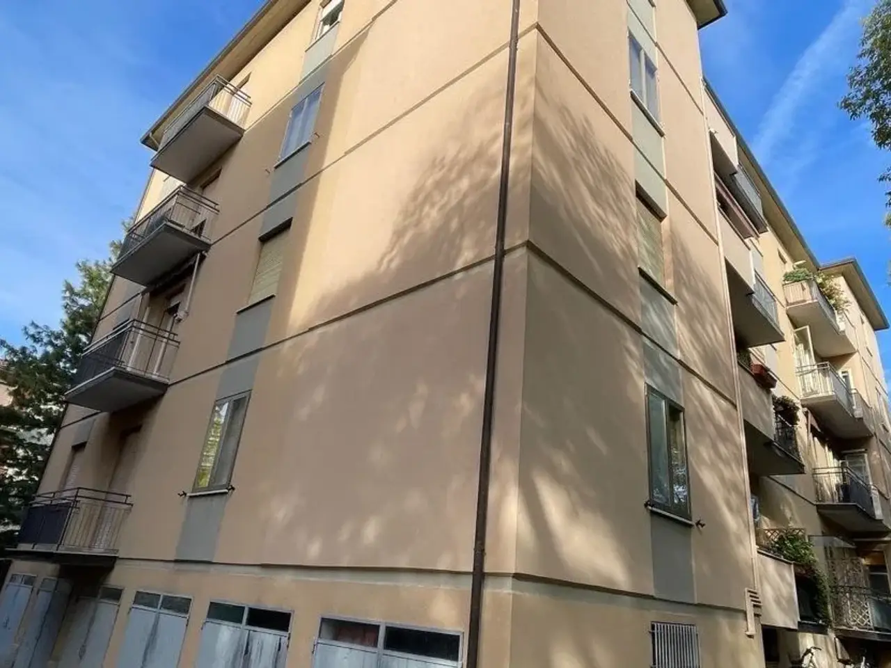 Parcheggio chiuso in Via Tabanelli, ,, Imola, {3} - Foto 1