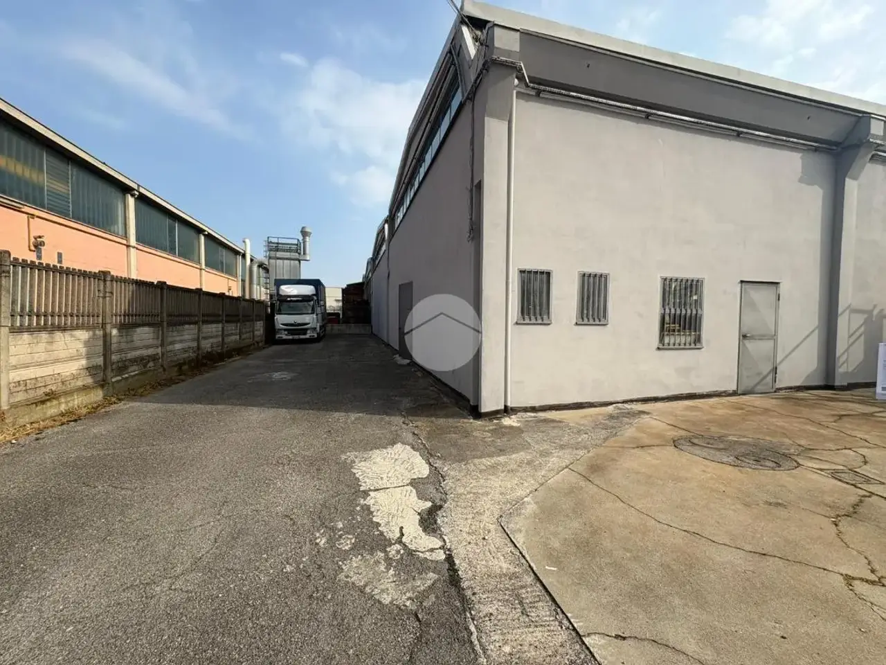 Capannone in Via Aosta, Ciserano, {3} - Foto 1