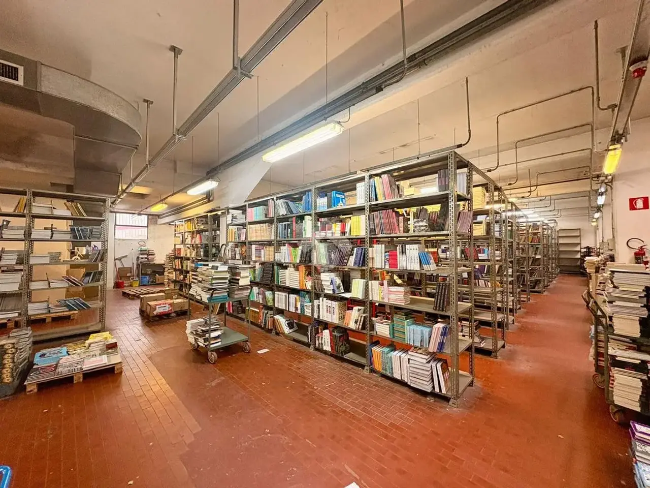Magazzino in Via Adriano Cecioni 105, Firenze, {3} - Foto 1