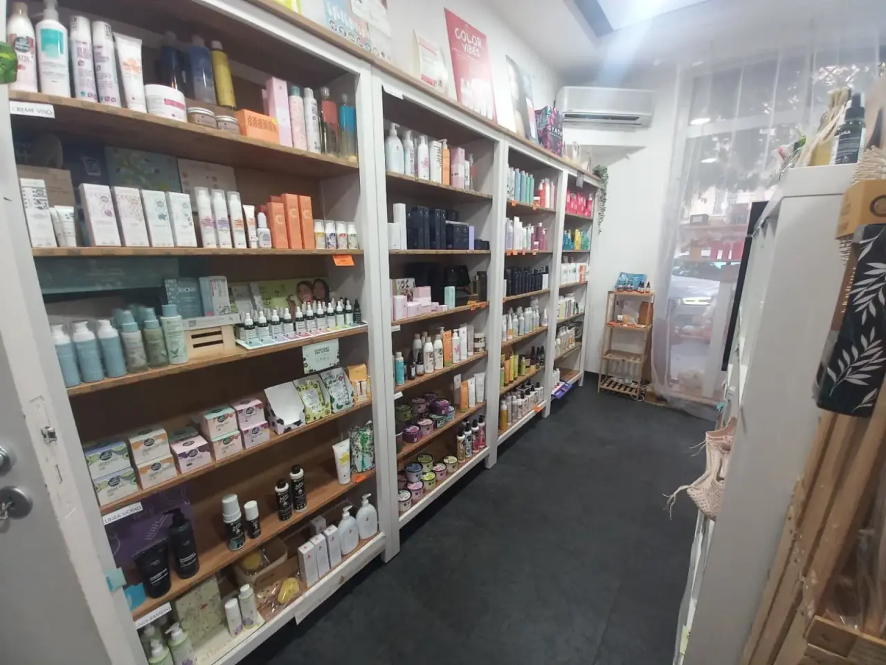 Negozio in Viale Privato Farnese 14, Napoli, {3} - Foto 2