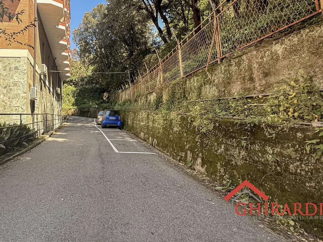 Parcheggio in Via San Tomaso d'Aquino, Genova, {3} - Foto 2