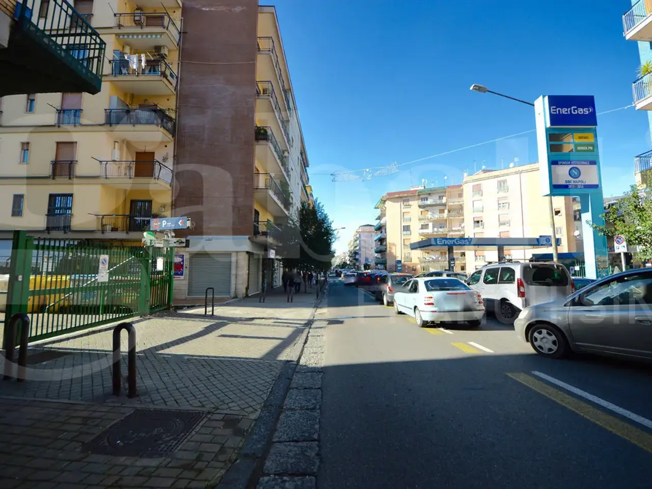 Magazzino in Via dell' Epomeo 59, Napoli, {3} - Foto 2