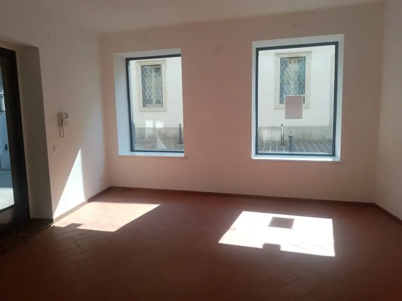 Negozio in Frisi 9, Monza, {3} - Foto 2