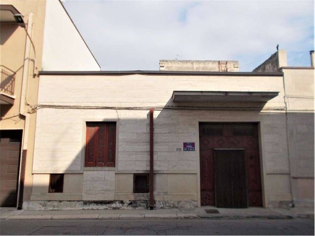 Casa indipendente in Via Giacomo Matteotti, 29, Acquaviva delle Fonti - Foto 1