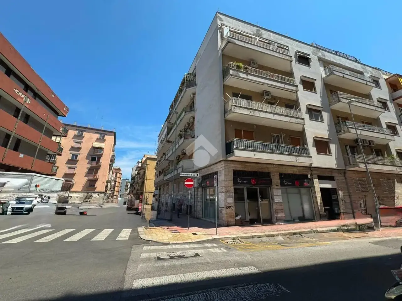 Negozio in Via Monte Grappa 201, Bari, {3} - Foto 2