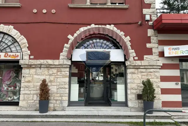 Geschäft in Via Vittorio Veneto 68, Belluno - Foto 1