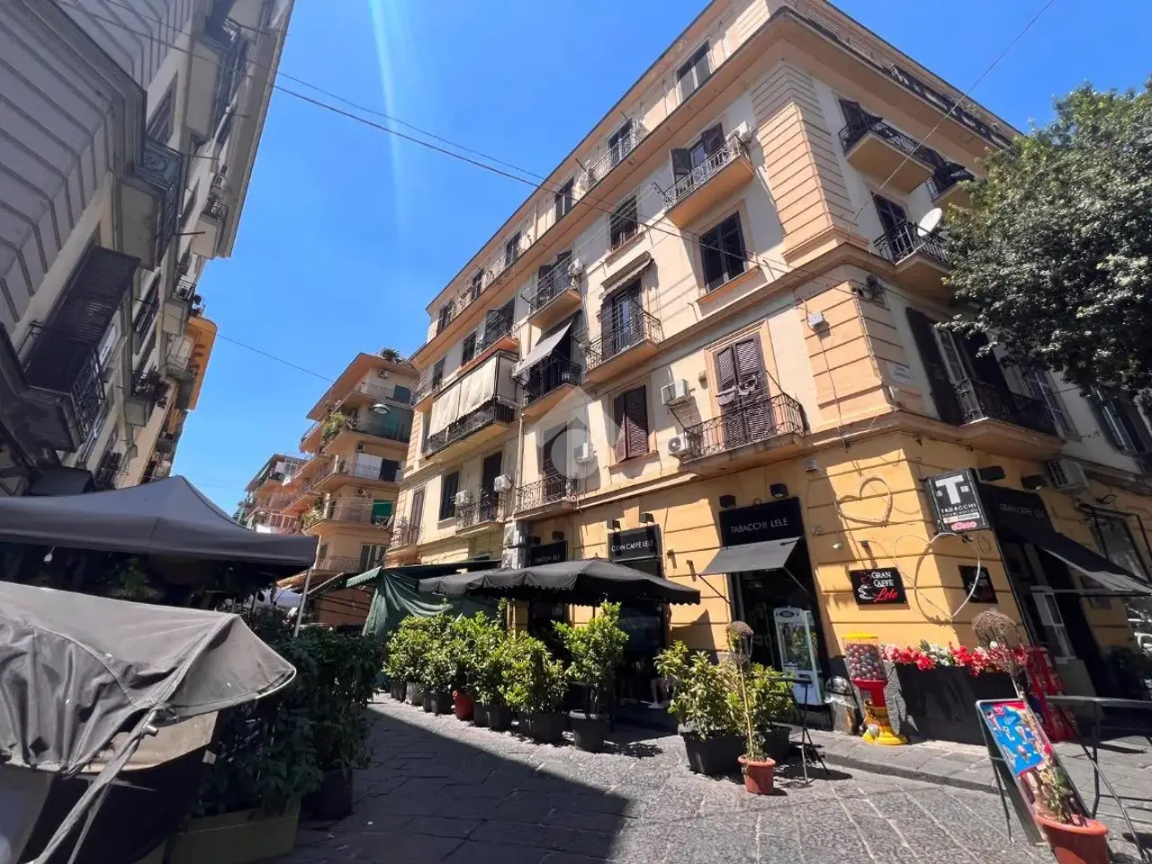 Negozio in Traversa Benedetto Cairoli 101, Napoli, {3} - Foto 2