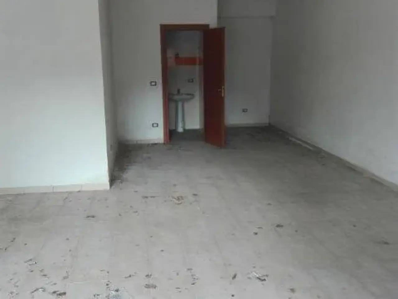 Magazzino in Viale Emanuele Bucciarelli 58, Vibo Valentia, {3} - Foto 1